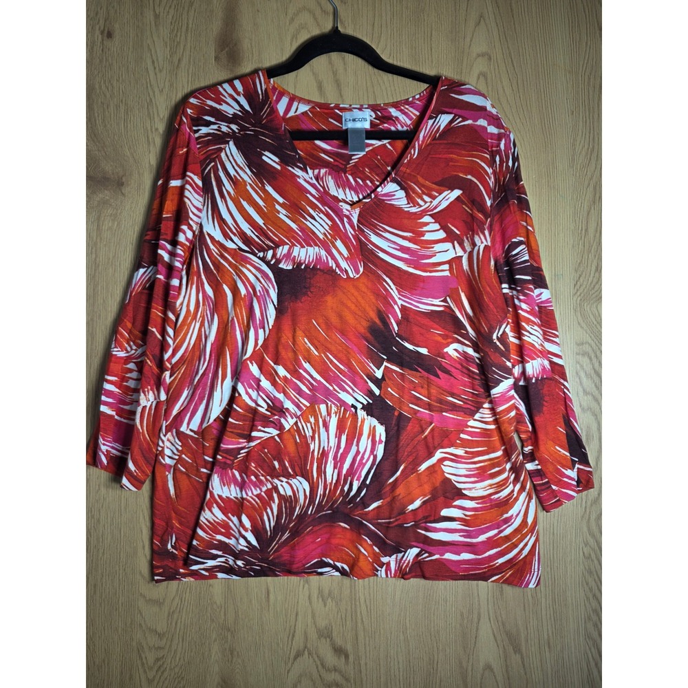 Chico's Women Top Size 3 3/4 Sleeve V-Neck Red Pink Floral Abstract Rayon Knit